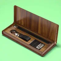 فندک و دستبند