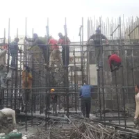 نیازمند کمکی برای کار داربست