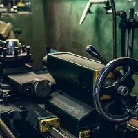 تراشکاری،جوش آرگون،تعمیرماشین آلات حفاری و..