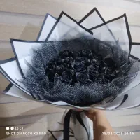 دسته گل روبانی  بزرگ مشکی شاین زیبا و ظریف کاری