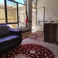 آپارتمان-2-طبقه-خوش-جا-دسترسی-آسان-به-خیابان-اصلی