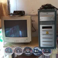 مانیتور همراه با کیس و کیبورد و موس و سیم و غیره