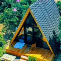 زندگی-در-قاب-چوبی-طبیعت