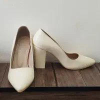 کفش زنانه دخترانه در حد نو