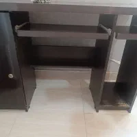میز کامپیوتر رنگ قهوه ای