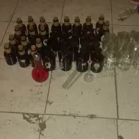 به تعداد شیشه عطری،دارم