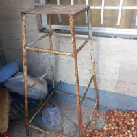 چهار پایه فلزی