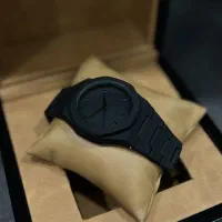 ساعت مچی مشکی پایین ترین قیمت همراه جعبه|لوازم جانبی موبایل و تبلت|قم, میدان نو|دیوار