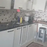 پنج متر کابینت همراه با سینگ هود و یخچال