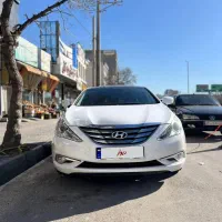 سوناتا YF 2012