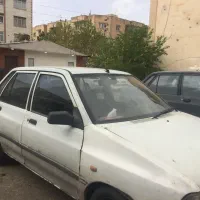 پراید سفید رنگ کره ای