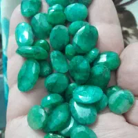 نگین زمرد کیفیت خوب ۴۵۰قیراط