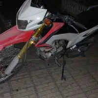 تریل ۲۰۰ پرواز|موتورسیکلت|هشتگرد, هیو|دیوار