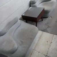 دو عدد مبل تک نفره|مبلمان خانگی و میز عسلی|قم, نیروگاه|دیوار