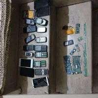 تعدادی برد کامپیوتر و موبایل