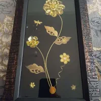 قاب گل طلایی