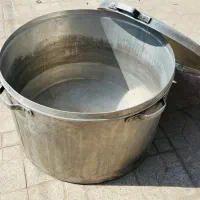 دو عدد دیگ بزرگ فروشی