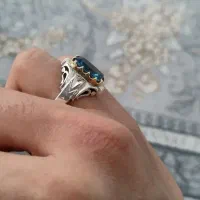 انگشتر توپاز لندن مستطیلی با چهار تا الماس ریز