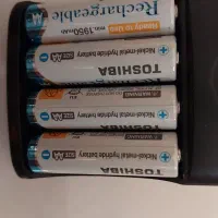 شارژر توشیبا بهمراه ۴ باتری قلمی قابل شارژ ۱۹۵۰|دوربین عکاسی و فیلم‌برداری|تهران, دکتر هوشیار|دیوار