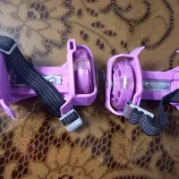 یک جفت چرخ زیر کفش