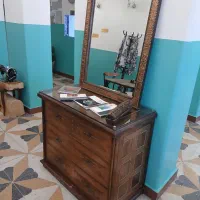 فروش کمد،میز،صندلی و کنسول آینه قدیمی و نوستالژیک