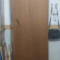 کمد لباس قهوه ای