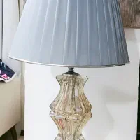 آباژور رومیزی صحیح و سالم و تمیز