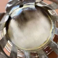 یک‌عدد جای قاشق‌وچنگال‌و سه‌عدد جا‌لیوانی