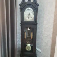 ساعت ایستاده سالم و تمیز