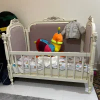 تخت کودک و تشک شیر دهی و صندلی کودک ماشین