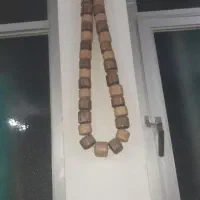 تسبیح چوبی به فروش میرود