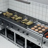 سوخاری‌ زن ‌فست‌فود