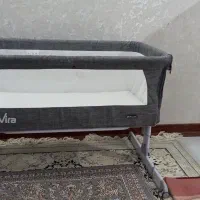 تخت کنارمادر ویرا