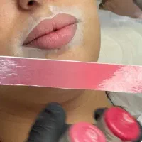 شیدینگ و رفع تیرگی لب تخفیف ۵۰چندرصدی بلک فرایدی