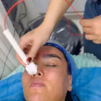آبرسانی پوست صورت فیشال جوانسازی پوست صورت|خدمات آرایشگری و زیبایی|شیراز, شهرک سراج‎|دیوار