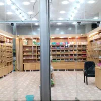 فروش ویترین آجیل و خشکبار.