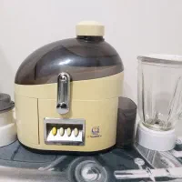 (آبمیوه گیری سه کاره)  (مارک نوری تیکه)