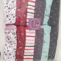 شورت زنانه و سوتین در مدل های متنوع