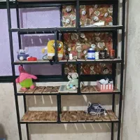 قفسه کتاب و فروشگاهی