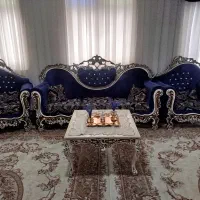 مبل هفت نفره با دو عدد میز عسلی و میز جلو مبلی