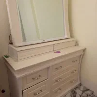 تخت و آینه دراور