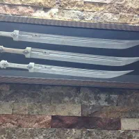 تعدادی چاقو وقداره|کلکسیون اشیاء عتیقه|ورامین, ورامین|دیوار