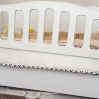تخت گهوارەی کودک
