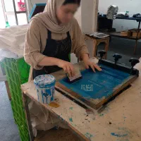 خانم برای کار چاپ