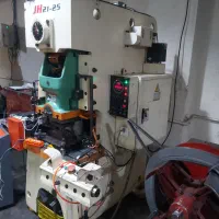 پرسکار و مونتاژ کار شیفت شب یا روز