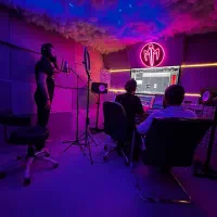 استودیو آهنگسازی خوانندگی آواز تنظیم میکس|خدمات پذیرایی، مراسم|تهران, جنت‌آباد شمالی|دیوار