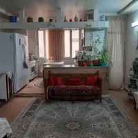 74متر دارای انباری و بالکن همکف تک واحدی