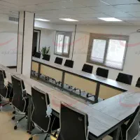 میز کنفرانس پایه مثلثی فلزی 17 نفره