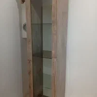 کمد عروسک یا کتاب‌خانه