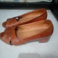 کفش ولباس|کیف، کفش، کمربند|اندیشه, اندیشه فاز ۱|دیوار